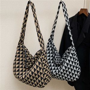 nouveau sac populaire triangle vérifier polyvalent sac à bandoulière version grande capacité sac de messager décontracté