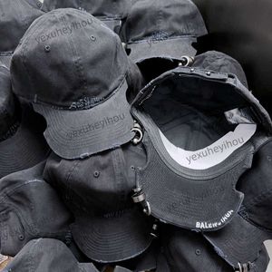 Nouvelles casquettes de balle Casquette de baseball Balencaigass Paris Casquettes de baseball Mode polyvalente décontractée Chapeau de langue de canard Hommes et femmes Casquettes à encoche quatre saisons Chapeaux à ajustement réglable