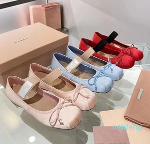 Chaussures de ballet avec nœud en satin pour femmes, mocassins confortables et de loisirs, chaussures de danse plates, extensibles, pour vacances, nouvelle collection