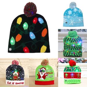 Nuovi striscioni Stelle filanti Coriandoli Cappelli natalizi Cappello da Babbo Natale lavorato a maglia con illuminazione a LED Modello cartone animato Regalo di Natale per bambini Forniture per Capodanno Cappello lavorato a maglia Luce a LED