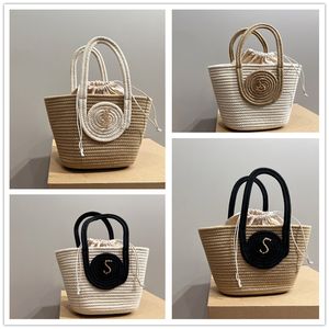 Nouveau sac de plage Mini trousses en tricot décontracté Designer Wicker Femmes Shopping Hands Sacs Summer Bage Cotton Rope Woven Sacs Lady Travel Small Basket Purse