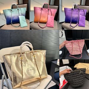 Nieuwe strandtas Oversized boodschappentas Eenvoudige casual designertas geschikt voor zakenreizen Luxe dames clutch draagtas Vrouwelijke portemonnee portemonnee