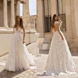 Nouveau Berta 2019 Robes De Mariée De Plage 3D Floral Applique Dentelle Col En V Sans Manches Dos Nu Balayage Train Plus La Taille Robes De Mariée Robe De199r