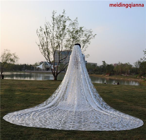 Nuevo superventas elegante corte borde blanco marfil champán catedral longitud una capa velo de novia peine de aleación marca Meidingqianna