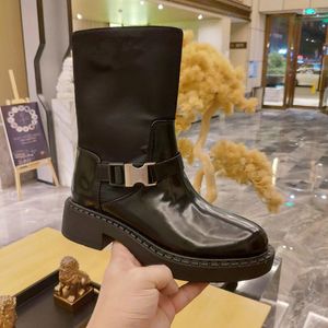 Nouvelle cheville en cuir noir Chelsea Boots plate-forme Slip-on Round Flat Boties Chunky Half Boot Designer High Top Chaussures Femme Knight Boots35-41