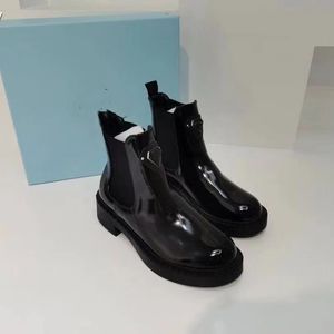 Nieuwe zwarte leren enkel Chelsea Boots platform slip-on ronde platte laarsjes chunky halve laars luxe ontwerper hoge schoenen dames ridderlaarzen 01