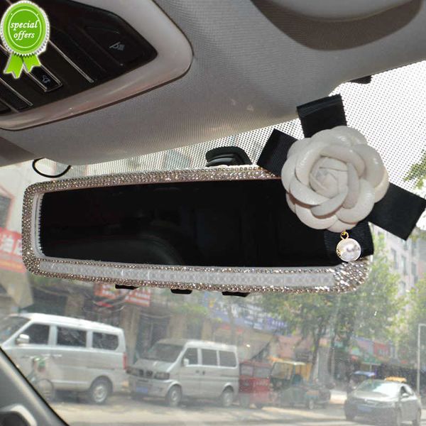 Nuevo Bling Rinestono trasero Vista de perla Camellia Flower Auto Interior Mirror Trim Decoración Cristal Diamond Car Accessors