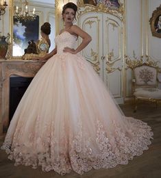 Nieuwe Blush Roze Quinceanera Baljurk Jurken Sweep Train Lace Applicaties Crystal Sweet 16 Sweep Trein Plus Size Party Prom Avondjurken