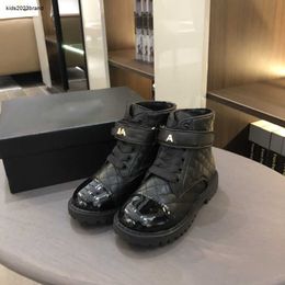 Nouvelles bottes pour filles, chaussures de bébé matelassées, embout en cuir verni brillant, baskets d'hiver pour enfants, taille 26-35, boîte incluse Oct15