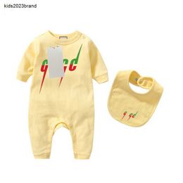 Nieuwe geboren baby jongen meisje brief kostuum overalls kleding jumpsuit kinderen bodysuit voor baby's outfit romper outfi slabbetje 2-delige set