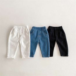 Nouveau garçon denim enfants pantalons lâches décontractés Boys Boys Jeans Toddler pantalon mode pour enfants vêtements de bébé l2405