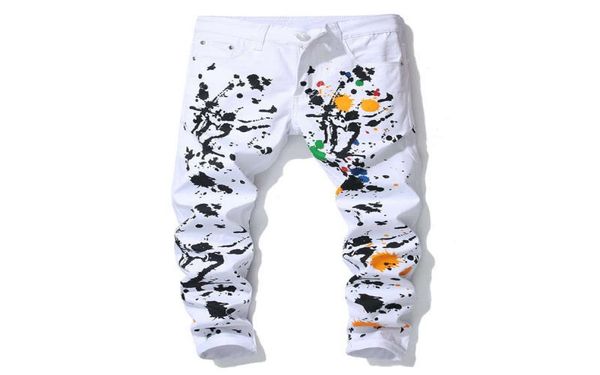 Nueva marca de diseñador Moda Stretch Jeans para hombre Pintura al óleo blanca Pantalones flacos Men039s Casual Algodón Denim Graffiti Impreso Trou8015762