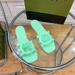 Nouvelle marque Designer Summer Jelly Sandals Femmes Chaussures de plage Pantoufles creux pourdies Luxury Flip Flops Double boucle Lumière Sandalias