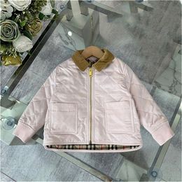 New Brand Girls Boys Down Jacket Luxury High Quality Automne and Winter Children's Trench Coat Trench's Taille de 100 cm-160 cm A11