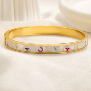 Nouvelle marque Gold plaqué bracelet d'amour de haute qualité bracelet de luxe de luxe fille bracelet de mariage d'été 2023 bijoux de marque de nouveau style