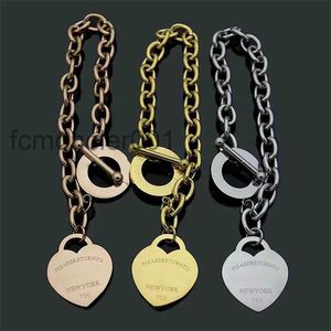 Nouvelle marque Ot fermoirs amour bracelet à breloques classique t lettre Designer Couples chaîne mode hommes et femmes bijoux cadeaux JRYW