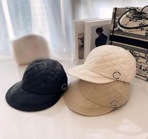 Nouvelle marque Sun Hats Caps de baseball Unisexe Broad Brim Womens Travel Paped Cap concepteurs Femmes Beaut Hat Shade Loison Vacation Ball4473663