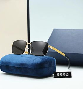 Nouvelles marques Femmes 8002 Lunettes de soleil designer avec lunettes polarisées pour femmes marques de haute qualité verres de soleil de luxe Rays de conduite UV402962133