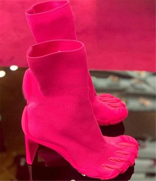 Lo más nuevo, botas cortas de calcetín con punta de cinco Figners, botines de tacón extraño únicos en rosa y negro para mujer, tacones de fiesta sexis