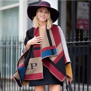 Marca Mujeres Monogramed Manta Cashmere Lana Iniciales personalizadas Bufanda Plaid Cape Winter Poncho 201214