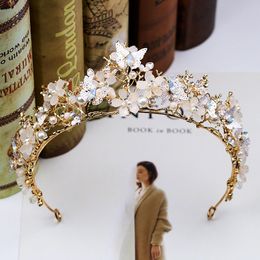 Nieuwe Vlinders Bloem Bruid Hoofddeksels Kristallen Kroon Gouden Barokke Tiara's Bruiloft Accessoires Sieraden Verjaardag Legering Bruidshaar P275D