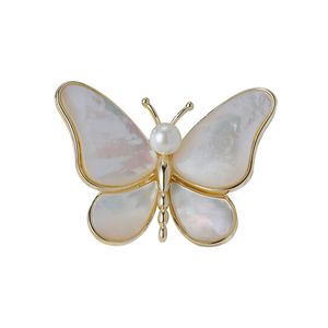 Broches papillon pour femmes, breloque perle couleur or, cadeaux de fête de mariage, accessoires pour vêtements, bijoux cadeau, nouvelle collection