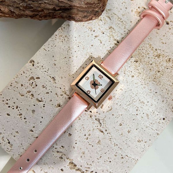 Nouvelle montre à quartz rare pour femme Camellia Blossom minimaliste de style carré français