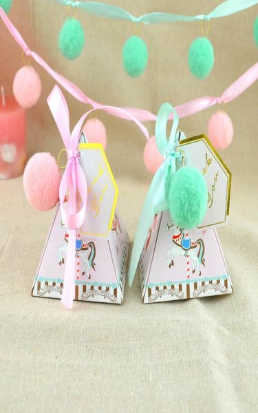 Nouvelles boîtes à bonbons porte-faveur de mariage avec ruban et étiquette carrousel pyramide pointe boîte à sucre bébé douche fête décoration vente 3362010