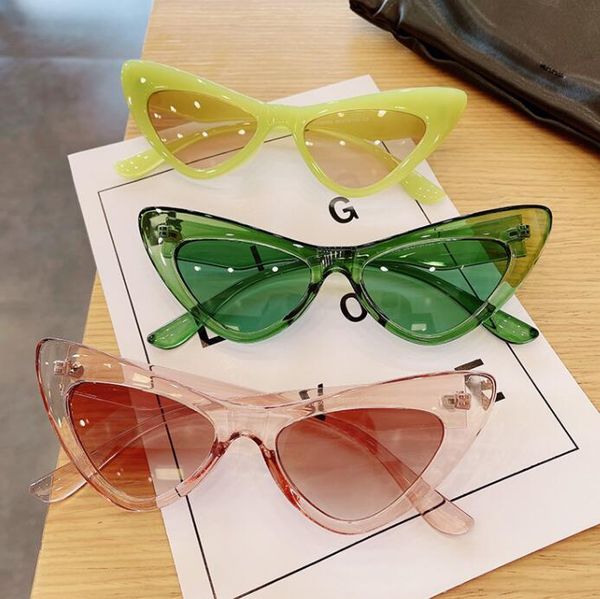 Nouvelle couleurs de bonbons Cat Eye Sunglasses Small Frame Lunettes de soleil originales Personnalité Fashion Runway Style Retro Shades UV400 LENS PUNK SORN GROUPES