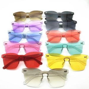 Couleurs de bonbons Couleurs Lunettes de soleil sans chasse Butterfly Shape One Pieces Lunettes de soleil pour femmes et hommes bouclier de mode UV400