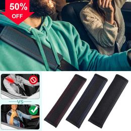 Nouveaux accessoires de voiture ceinture de sécurité en cuir PU ceinture de sécurité couverture d'épaule Protection respirante ceinture de sécurité rembourrage housse de siège de voiture