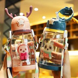 Taza de agua de dibujos animados para niños, vaso con pajita de plástico, botellas de agua de gran capacidad a prueba de fugas, accesorios para niños al aire libre
