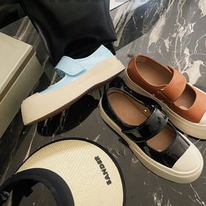 Nieuwe casual schoenen Platform Mary Jane hakken dames loafers pumps schoenen designer mode luxe lederen platte hak met gesp zwart bruin blauw tfactory schoenen 35-40 doos