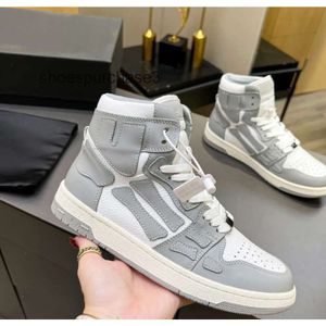 Nouveaux Casual Star Sneakers Designer Femmes Mode Bone Hommes Chaussures Chaussure Famille Skel Mode Même Amirrs Toile Sports Chunky Board Top High Little White C3Y8