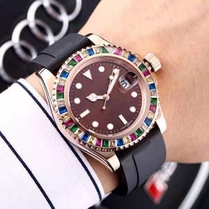 NOUVELLES montres décontractées Mouvements automatiques originaux Bracelet en caoutchouc Première qualité Saphir miroir Montre pour hommes Coloré Diamant Décoration Boîtier de montre AAA