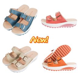 Nuevas sandalias casuales de mujer para el hogar ropa al aire libre zapatos casuales GAI albaricoque tendencia de moda mujeres fácil de combinar impermeable doble botonadura ligero suave 2024