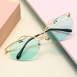 Nouvelles lunettes de soleil œil de chat pour femmes millénaires monture évidée lunettes de soleil tendance transfrontalière df 6010