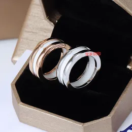 Nuovo anello in ceramica design di design unisex di lusso di fascia alta moda anello in lega di acciaio al titanio placcato in oro artigianale chanta mas regali di gioielli di san valentino