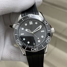 Miyota 8215 Super Graded Sapphire Glass Diver 300M 42MM Relojes mecánicos automáticos para hombre Reloj Correa de goma Bisel giratorio Caja Relojes de pulsera