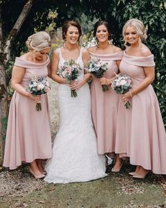 Nieuwe goedkope blush roze bruidsmeisjesjurken lang voor bruiloft Off schouder enkel lengte Backless A-line High Low Low Size feestjurken