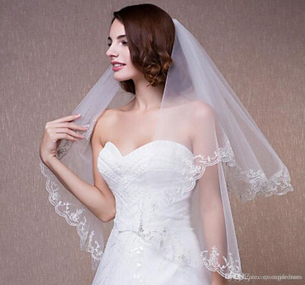 Nouveau bon marché en stock Longueur du coude 2 couches Veille nuptiale avec applique en dentelle Veaux de mariage ivoire pour les événements de mariage en ligne3818439