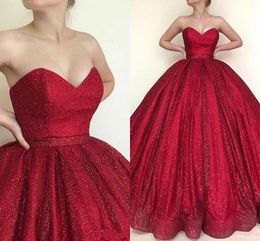Nuevo vestidos de vestidos de pelota de quinceanera de lentejuelas rojas baratas.