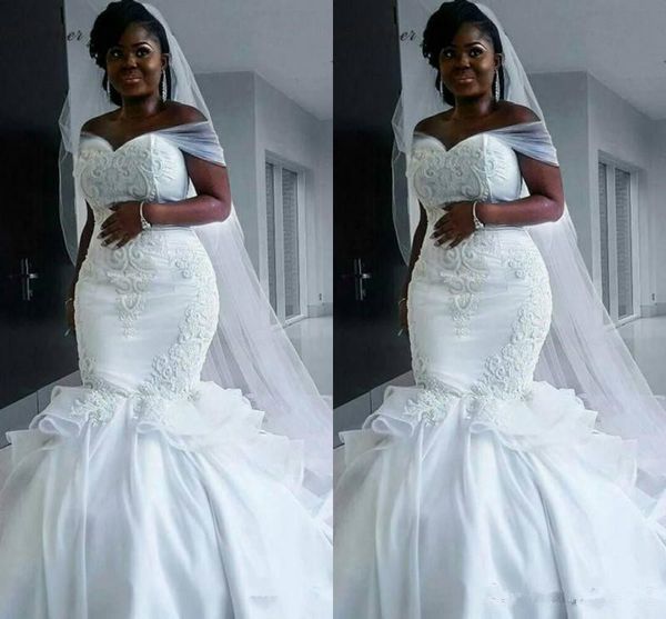 Nouveau bon marché sud-africain plus taille des robes de mariée sirène sur les applications en dentelle épaule