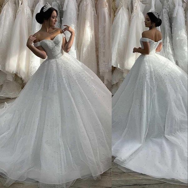 Nuevos vestidos de novia baratos Una línea fuera de los hombros Pearls Summer Court Court Train Tulle Tulle Plus Size Ball Gown Formal Bridal Gowns 403