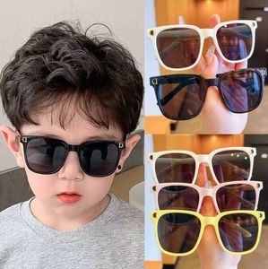 Nouveaux lunettes de soleil pour la mode enfant doux mignons extérieurs de verres de soleil portables fête des lunettes de soleil plage de camping
