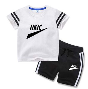 Nieuwe kinderkledingset merk bedrukt casual kinder T-shirt jongens meisjes zomer geventileerde top shorts set sport casual kinderkleding