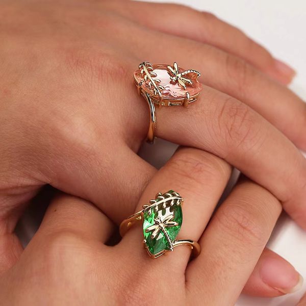 Nuevo anillo chino Ring Olive Green Fomen's Ring con joyas de moda de piedras preciosas