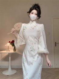 Nouvelle robe Qipao de style chinois de style chinois senior Sense Plus Cashmere Long jupe automne et hiver 2023 Nouveau style de tempérament Brous