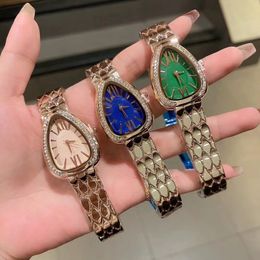 Nuevo regalo de Navidad Colección clásica estilo serpiente serpentina vintage Reloj de mujer Diseñador Relojes de diseño de lujo Reloj con movimiento de cuarzo