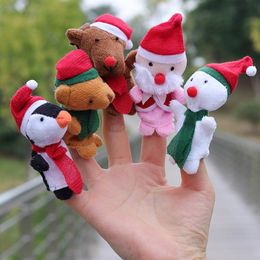Nuovi burattini da dito a mano di Natale bambola di stoffa pupazzo di neve di Babbo Natale giocattolo animale burattini da dito educativi per bambini